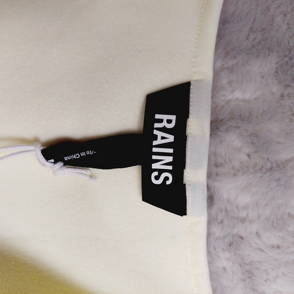 New RAINS Fleece Vest in STRAW Pale Yellow P4178 - Picture 6 of 10